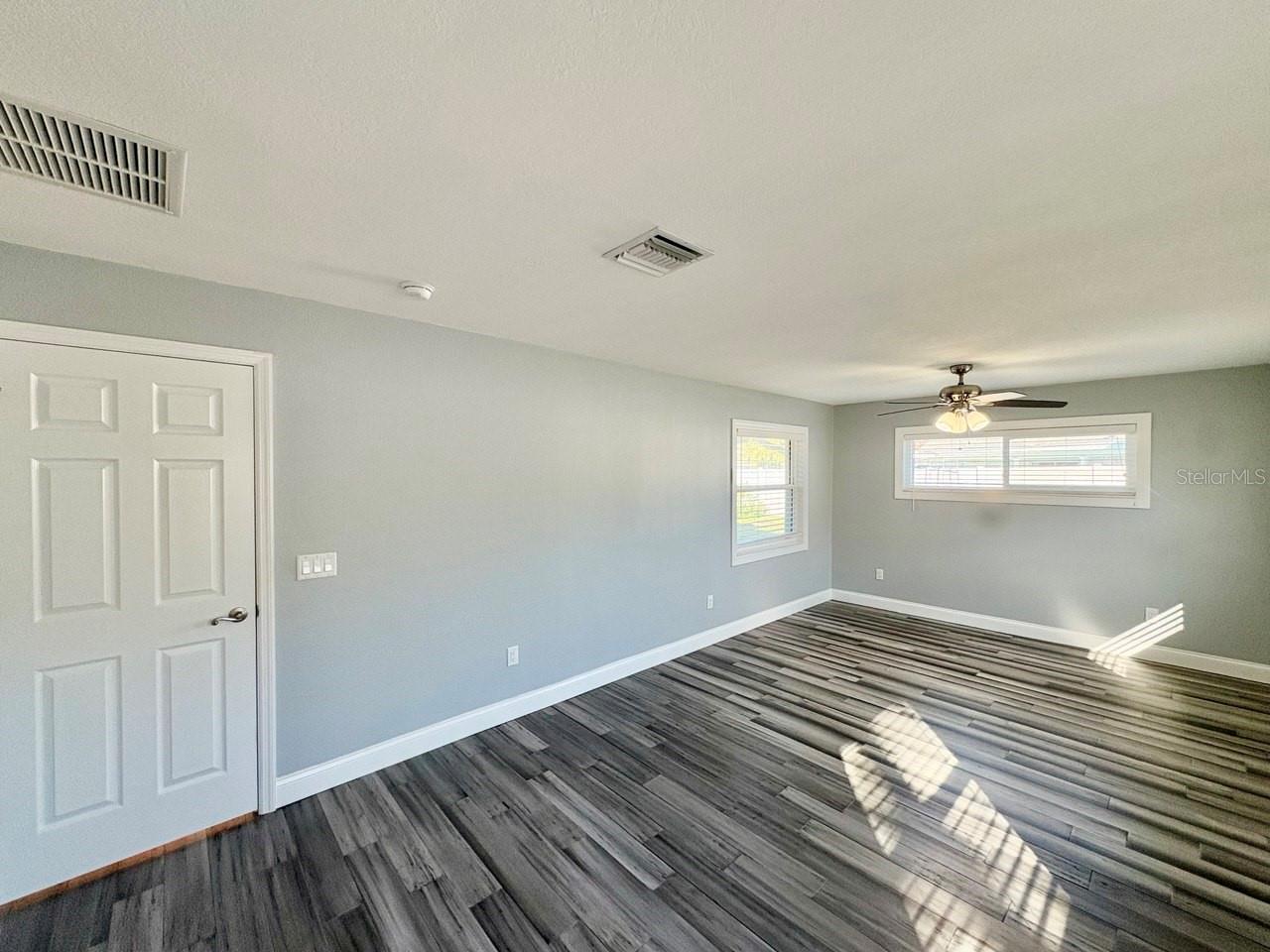 BARCLEY ESTATES - Residential Lease