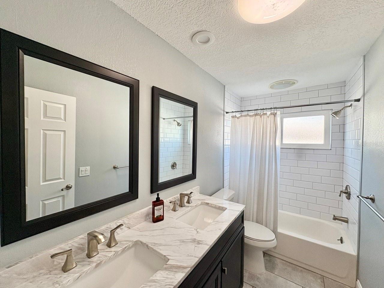 BARCLEY ESTATES - Residential Lease