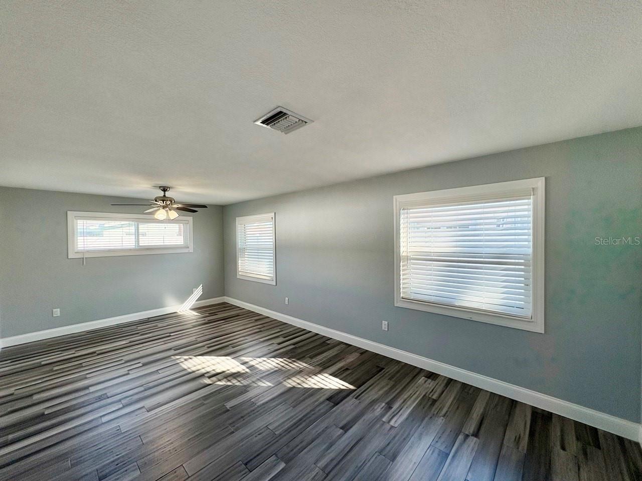 BARCLEY ESTATES - Residential Lease