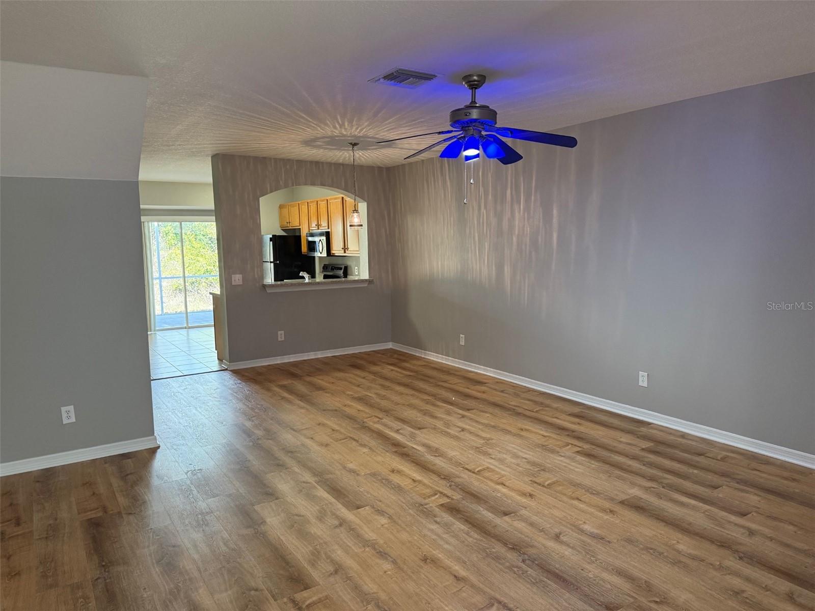 FISHHAWK RANCH TWNHMS PH 01 - Residential Lease