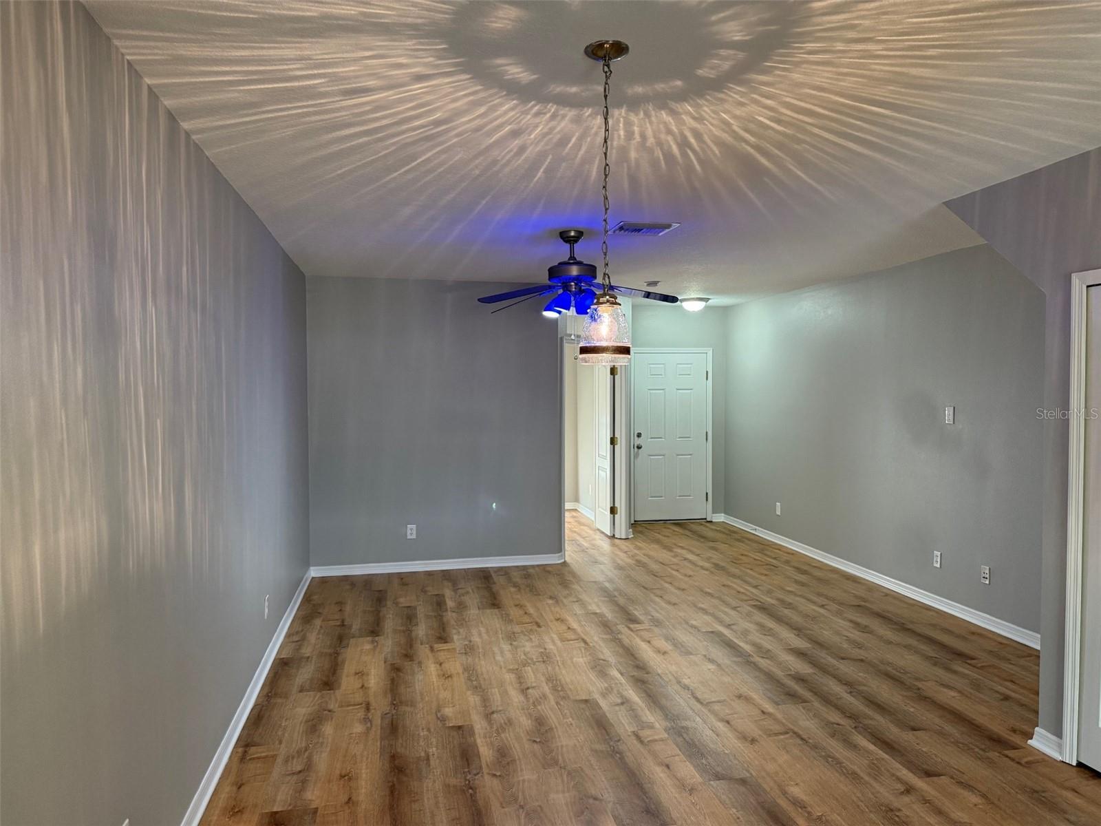 FISHHAWK RANCH TWNHMS PH 01 - Residential Lease