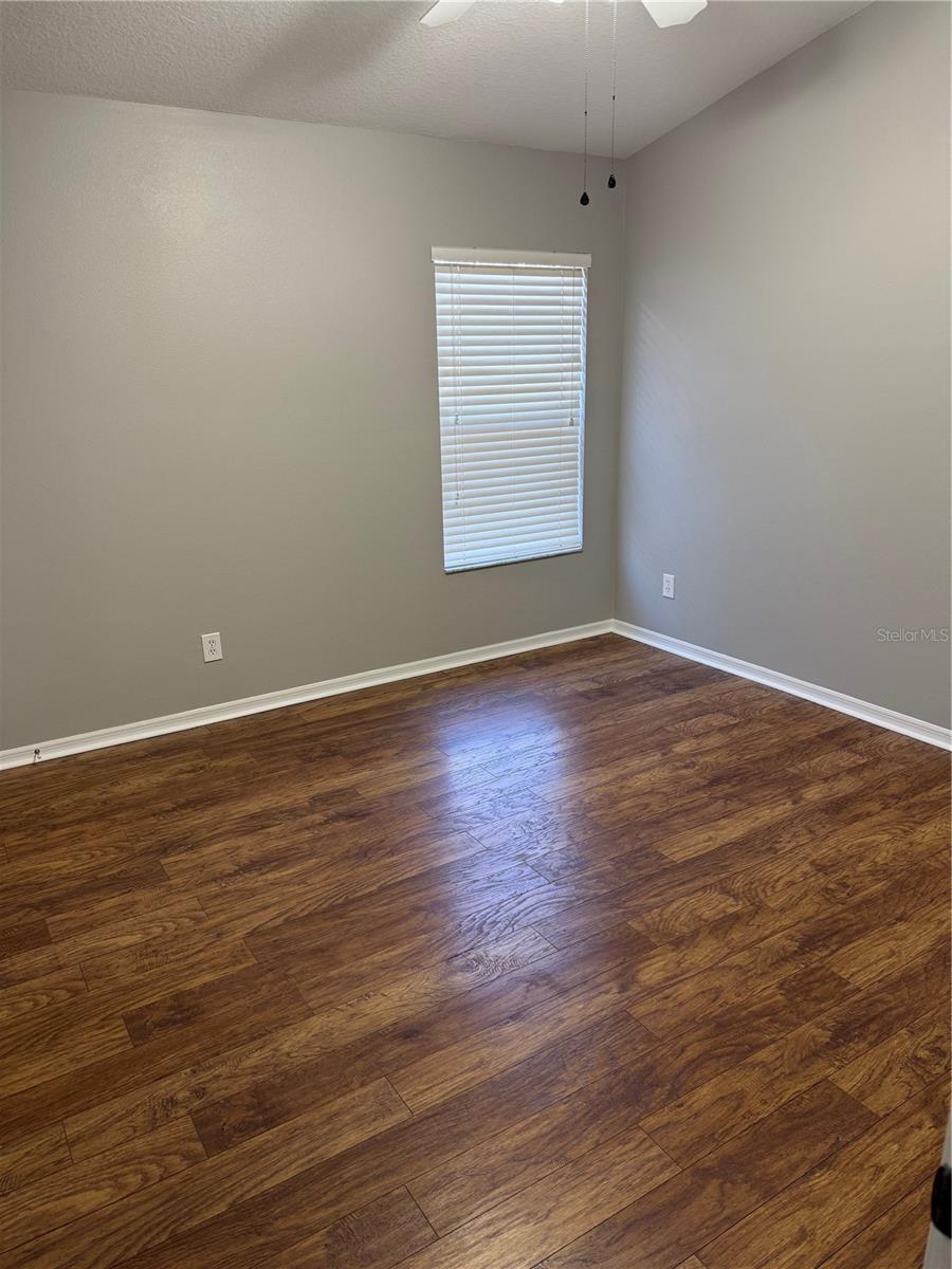 FISHHAWK RANCH TWNHMS PH 01 - Residential Lease