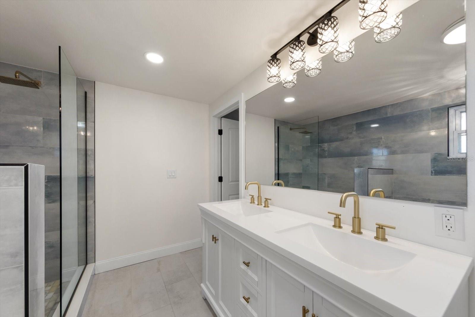 BOCA CIEGA RIDGE 5TH ADD UNIT TWO - Residential