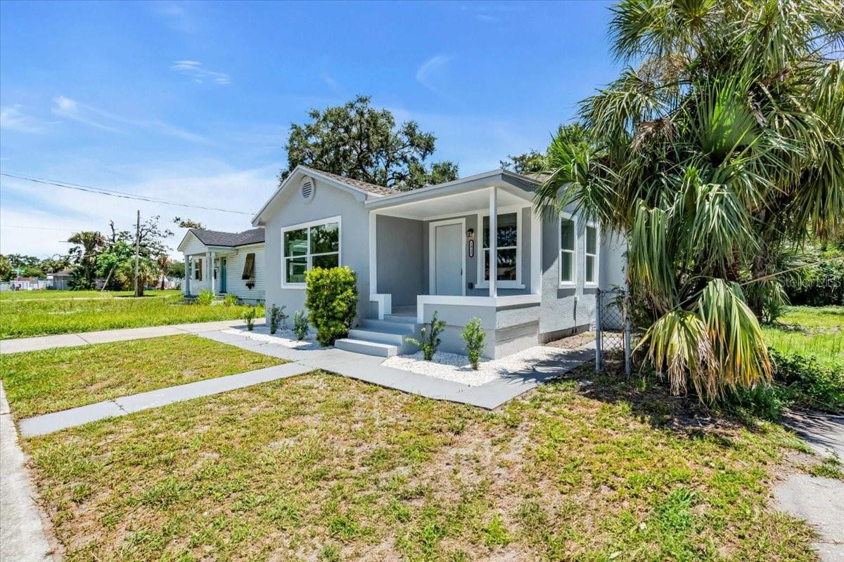 Welcome to 1915 E 21st Ave, a beautifully updated 2-bedroom, 1-bath bungalow offering a perfect blend of classic charm and modern finishes—just minutes from the heart of Ybor City and Downtown Tampa.
Step inside to a bright, open layout featuring luxury vinyl plank flooring, recessed lighting, and an abundance of natural light throughout. The kitchen has been completely remodeled with white shaker cabinets, quartz countertops, subway tile backsplash, and brand-new stainless steel appliances, making it both stylish and functional.
Whether you're a first-time buyer, investor, or looking to downsize with style, this move-in-ready home offers tremendous value in one of Tampa's most dynamic areas.
Schedule your private showing today!