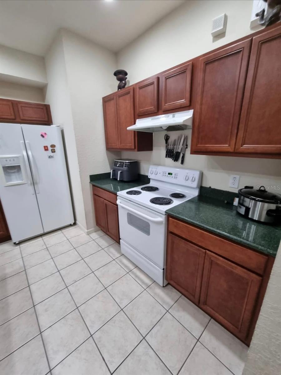 TOWNHOMES OF FLORA RIDGE - Residential Lease