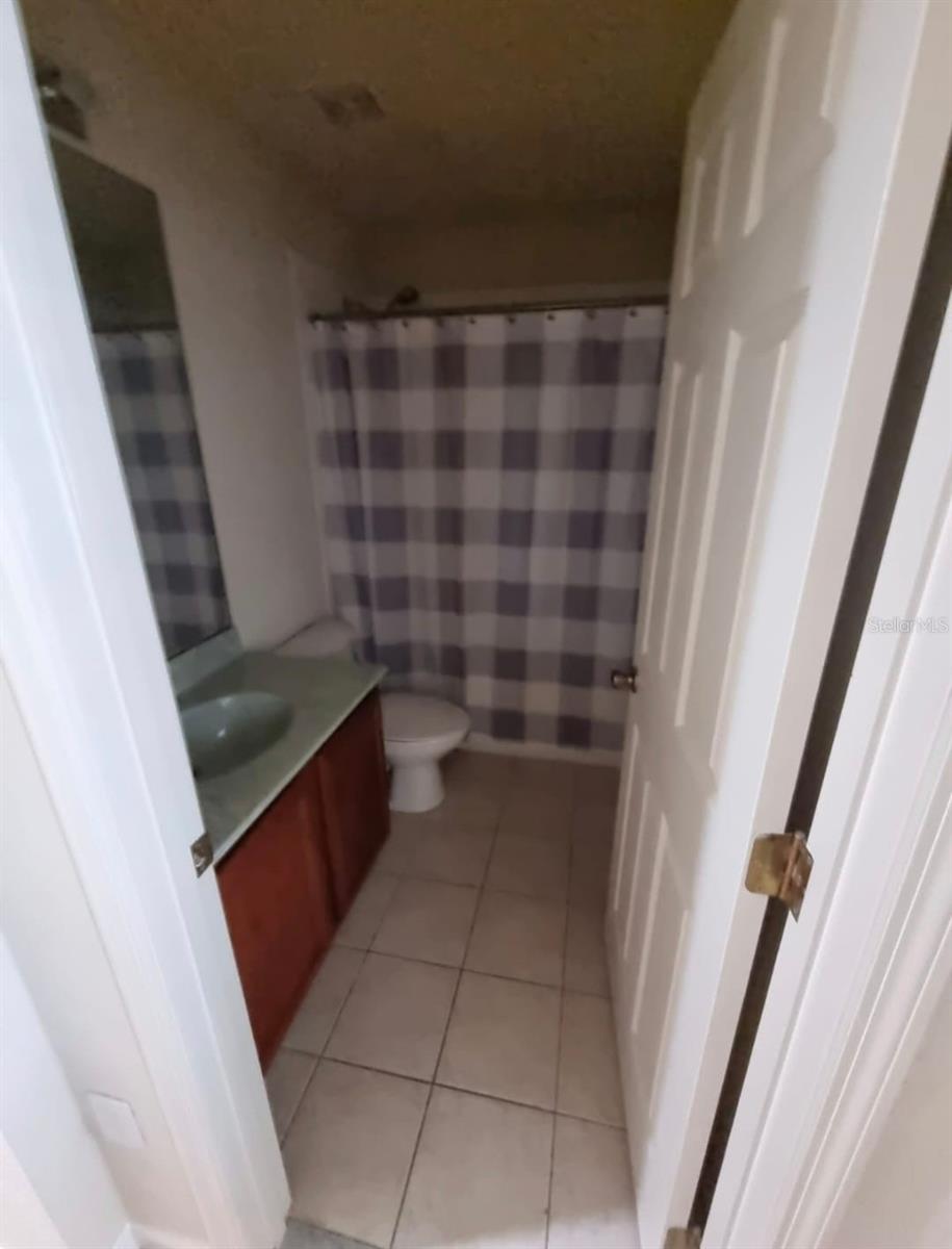 TOWNHOMES OF FLORA RIDGE - Residential Lease