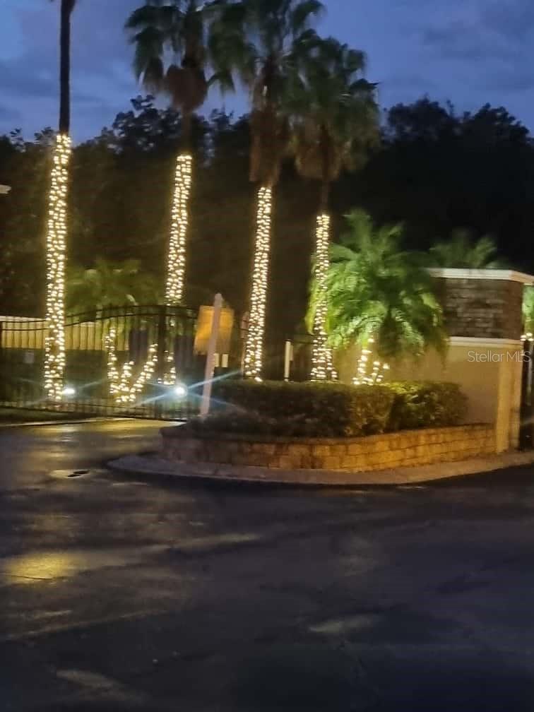 TOWNHOMES OF FLORA RIDGE - Residential Lease