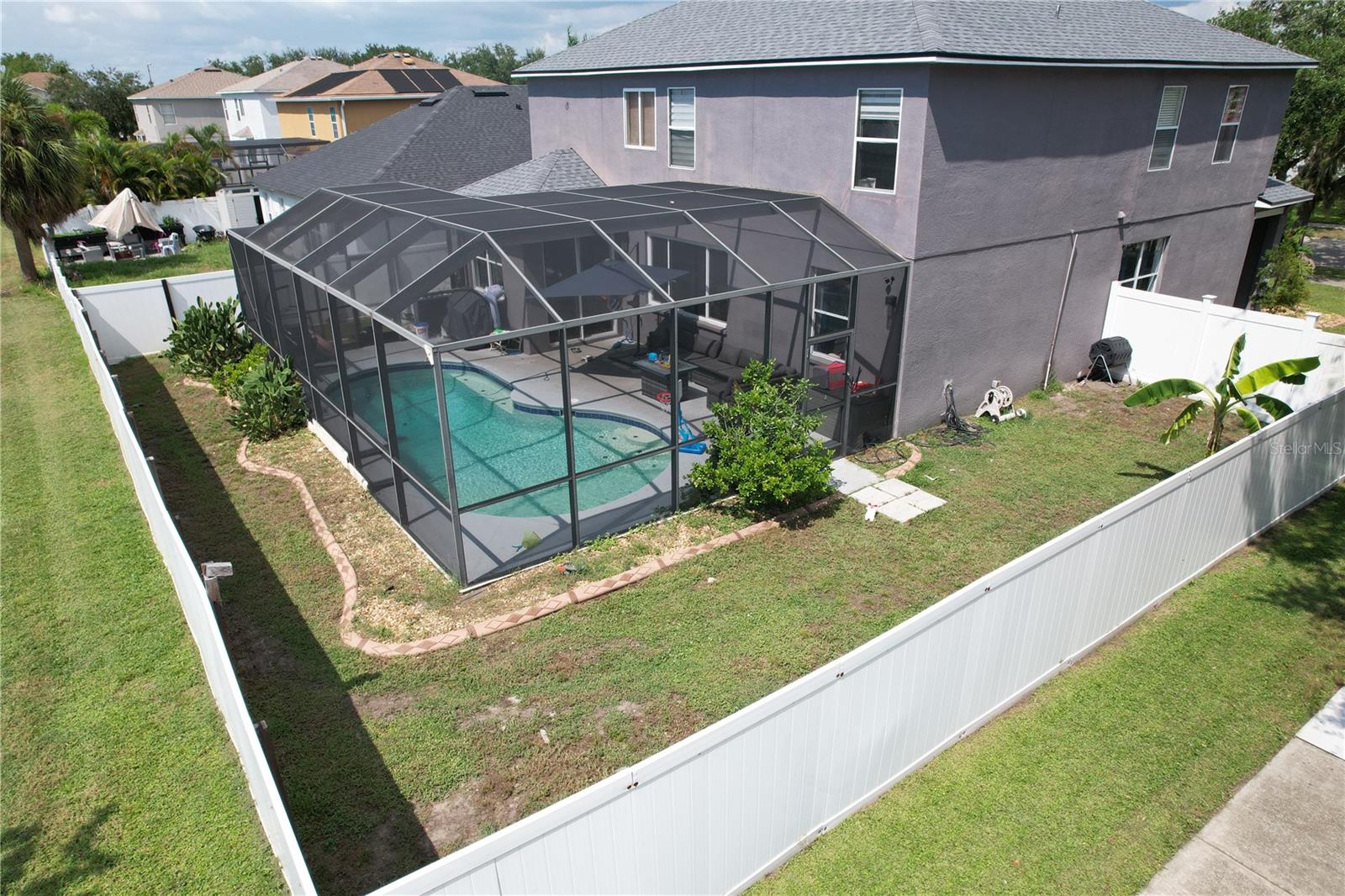 BLACKSTONE AT BAY PARK - Residential Lease