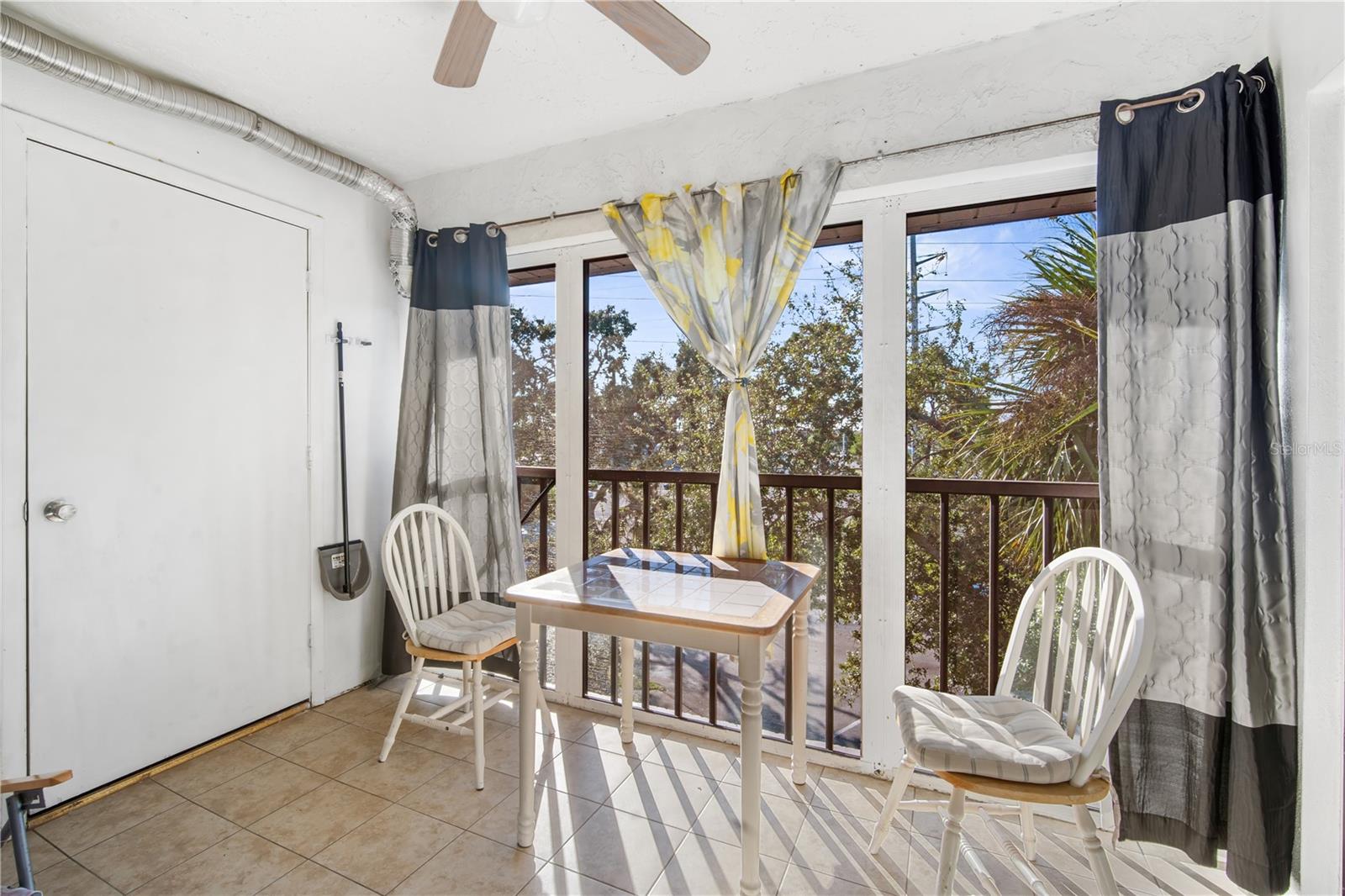 RUSTLEWOOD AT COUNTRYSIDE CONDO - Residential Lease