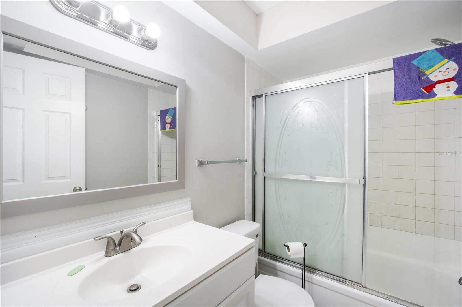 RUSTLEWOOD AT COUNTRYSIDE CONDO - Residential Lease