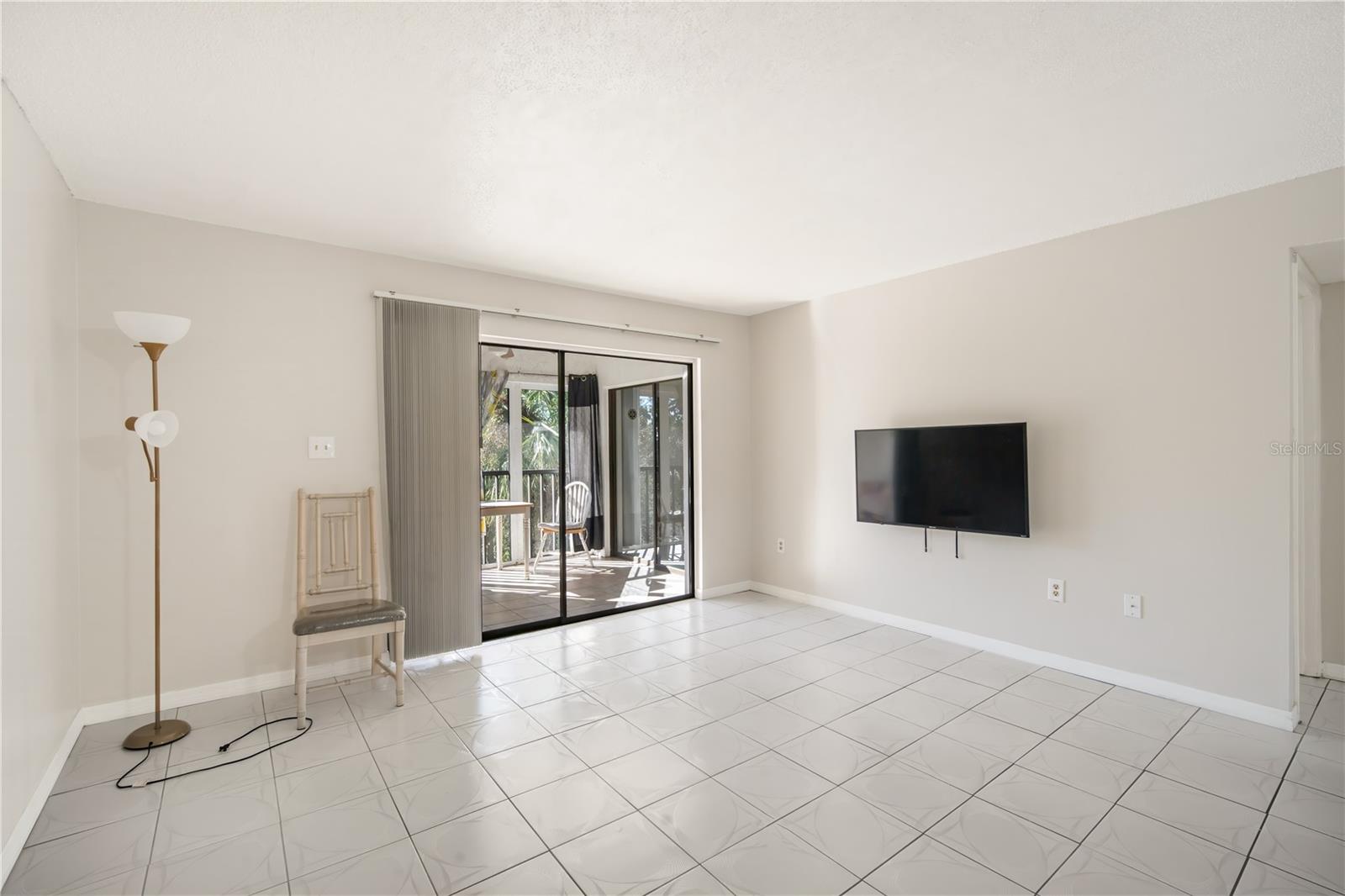RUSTLEWOOD AT COUNTRYSIDE CONDO - Residential Lease