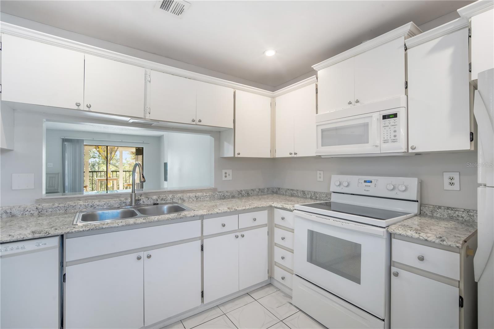 RUSTLEWOOD AT COUNTRYSIDE CONDO - Residential Lease