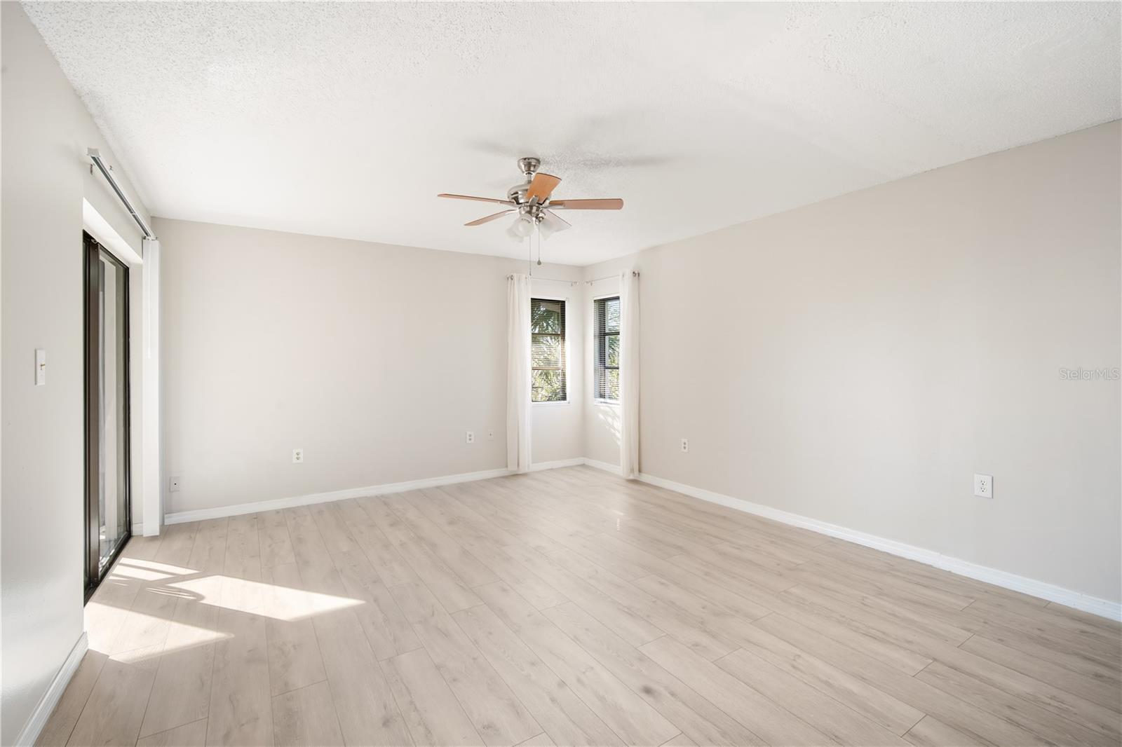 RUSTLEWOOD AT COUNTRYSIDE CONDO - Residential Lease