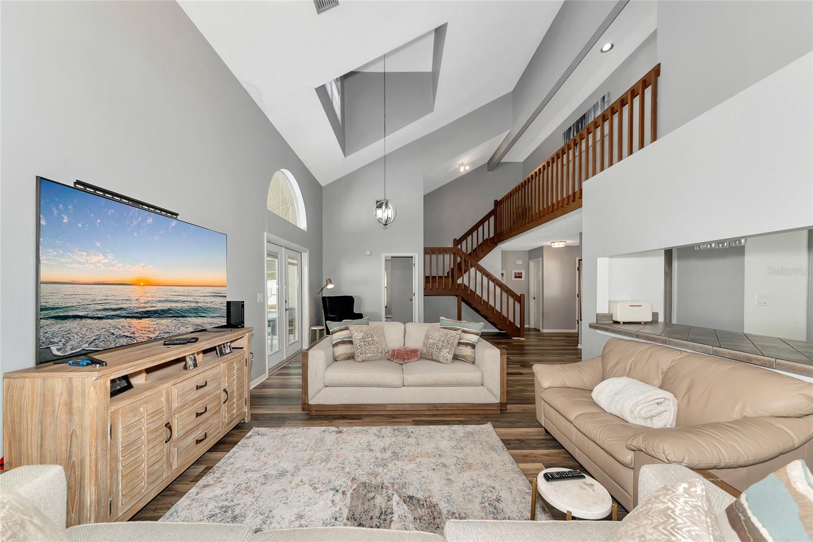 CEDAR CREEK - Residential