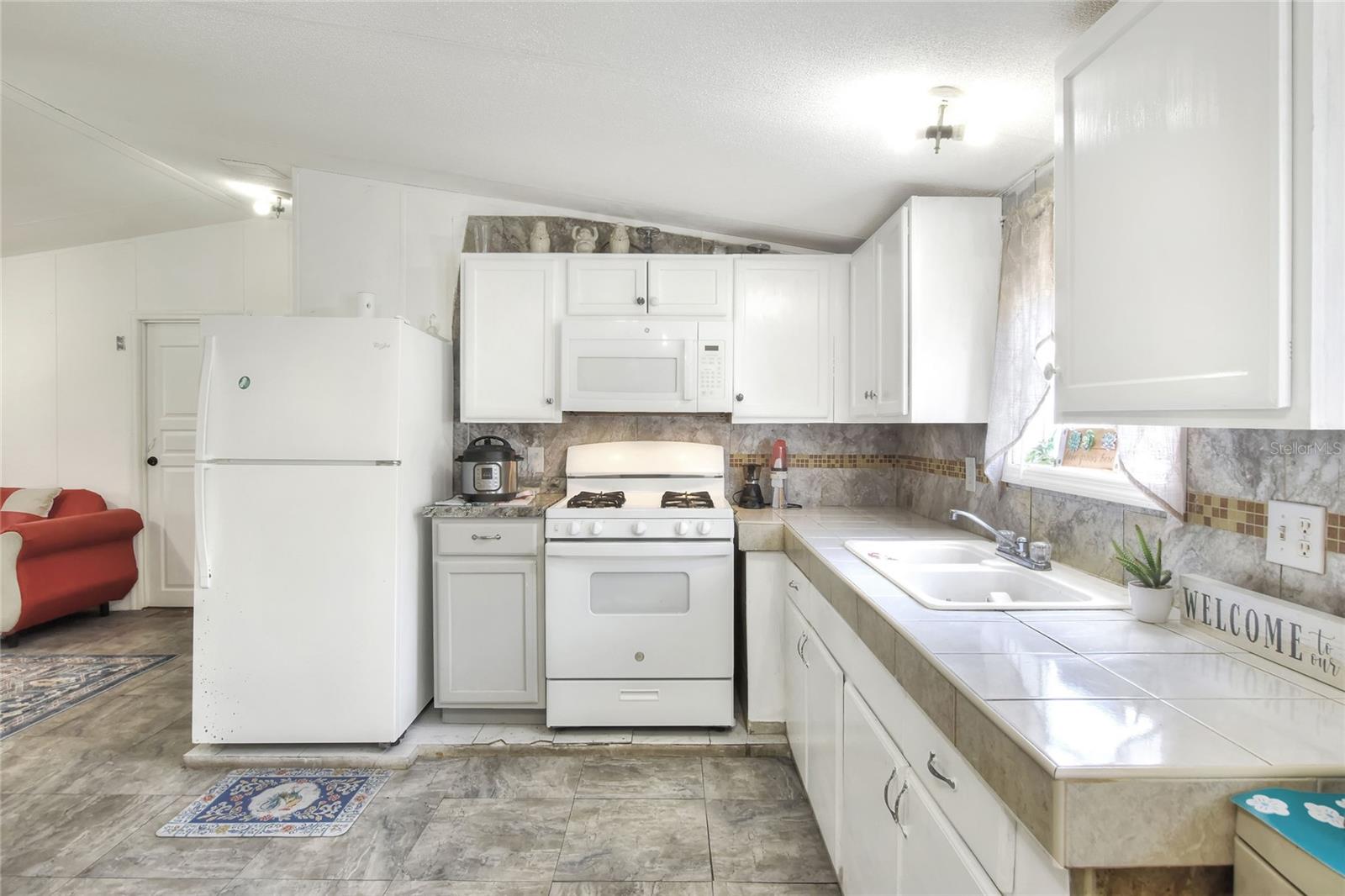 OAKRIDGE ESTATES - Residential