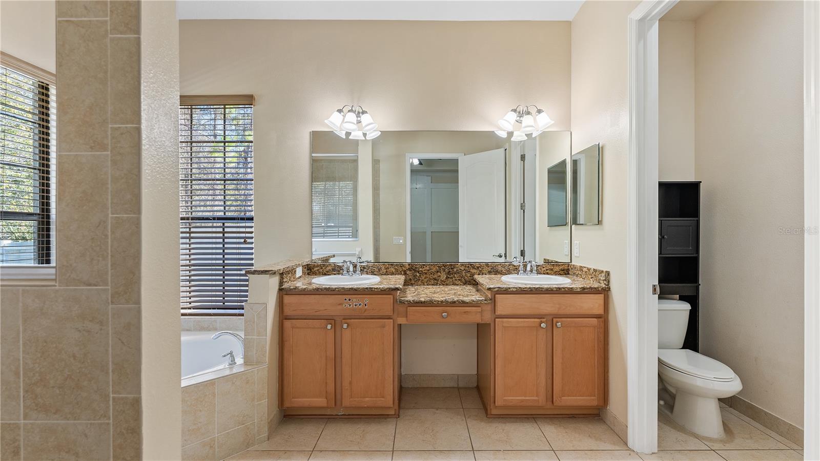 WOODLAND LAKES PRESERVE - Residential