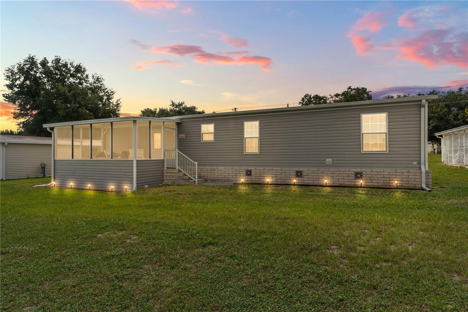 2567 CAYMAN CIRCLE R25
