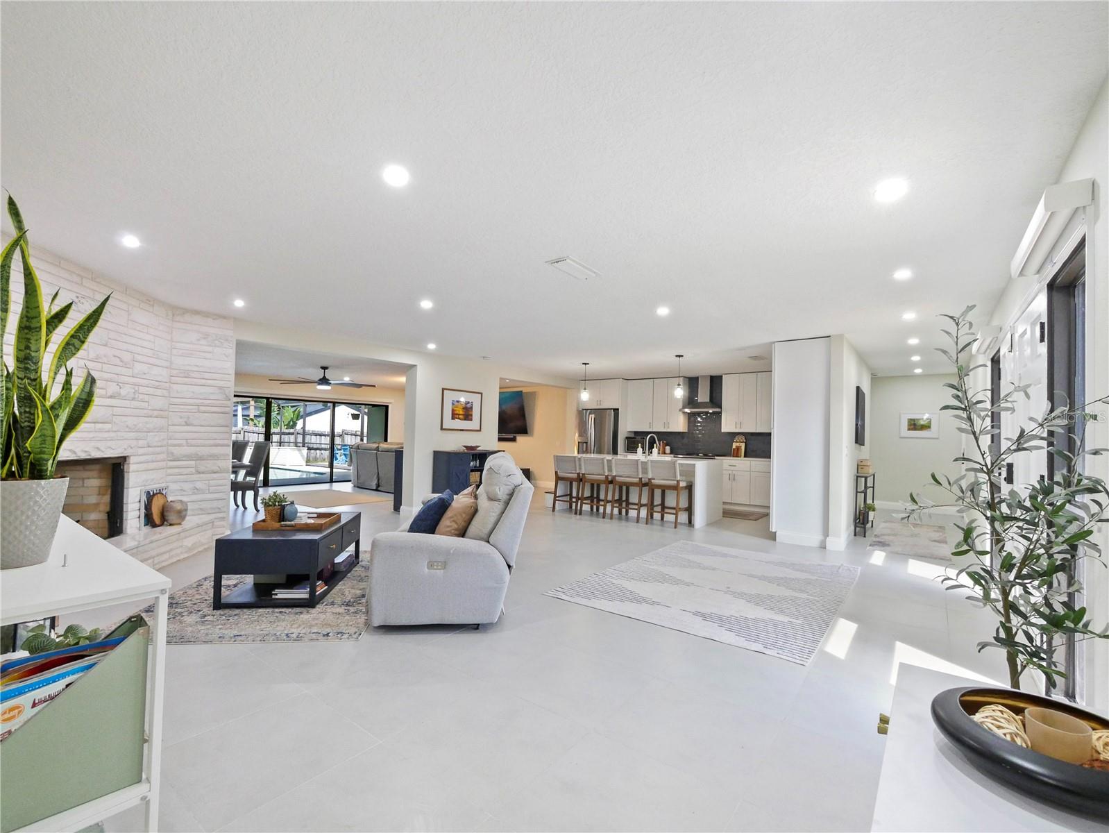 LAKE CONWAY ESTATES - Residential