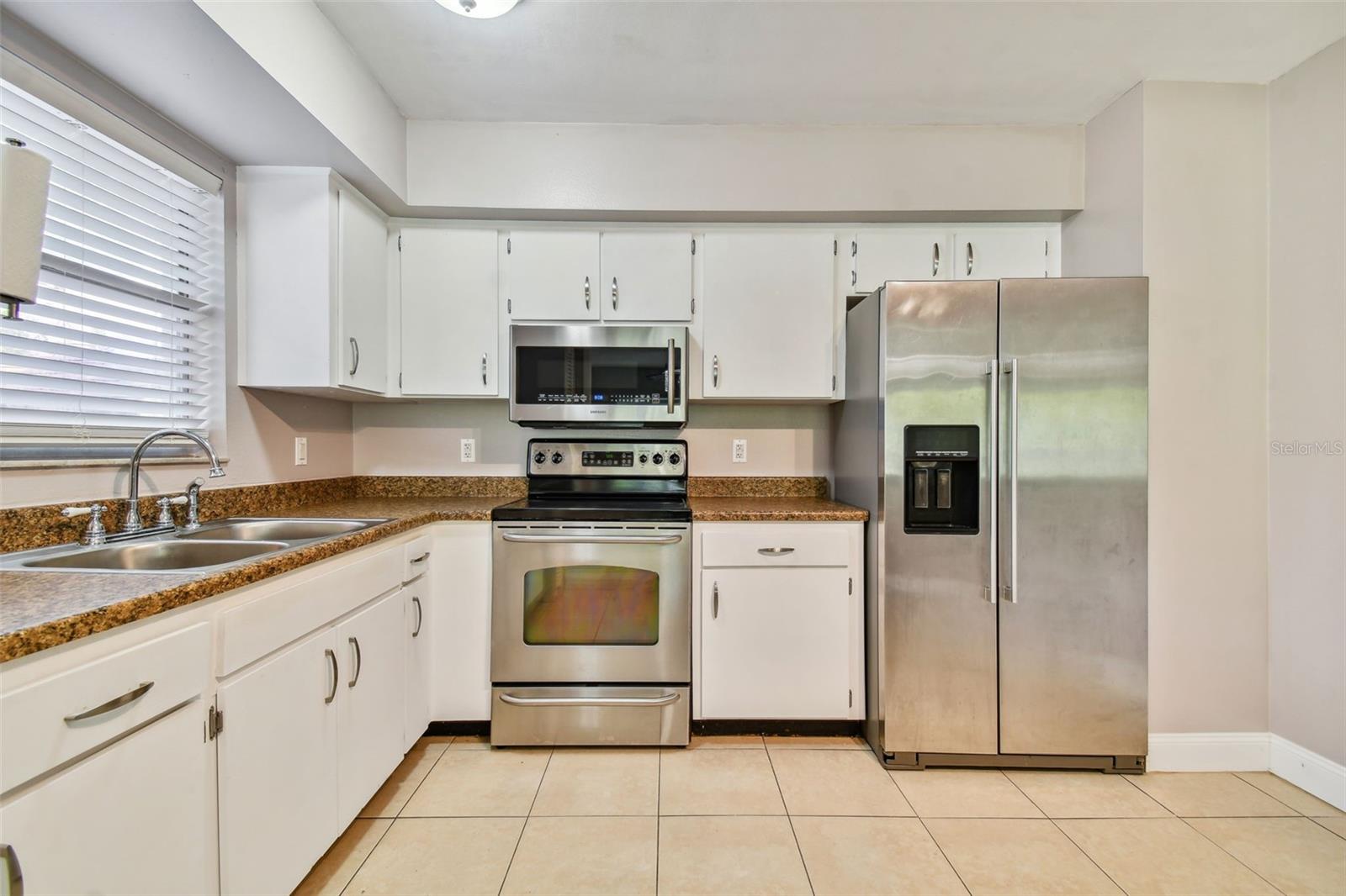 LAKE PALMS SEC 3 - Residential