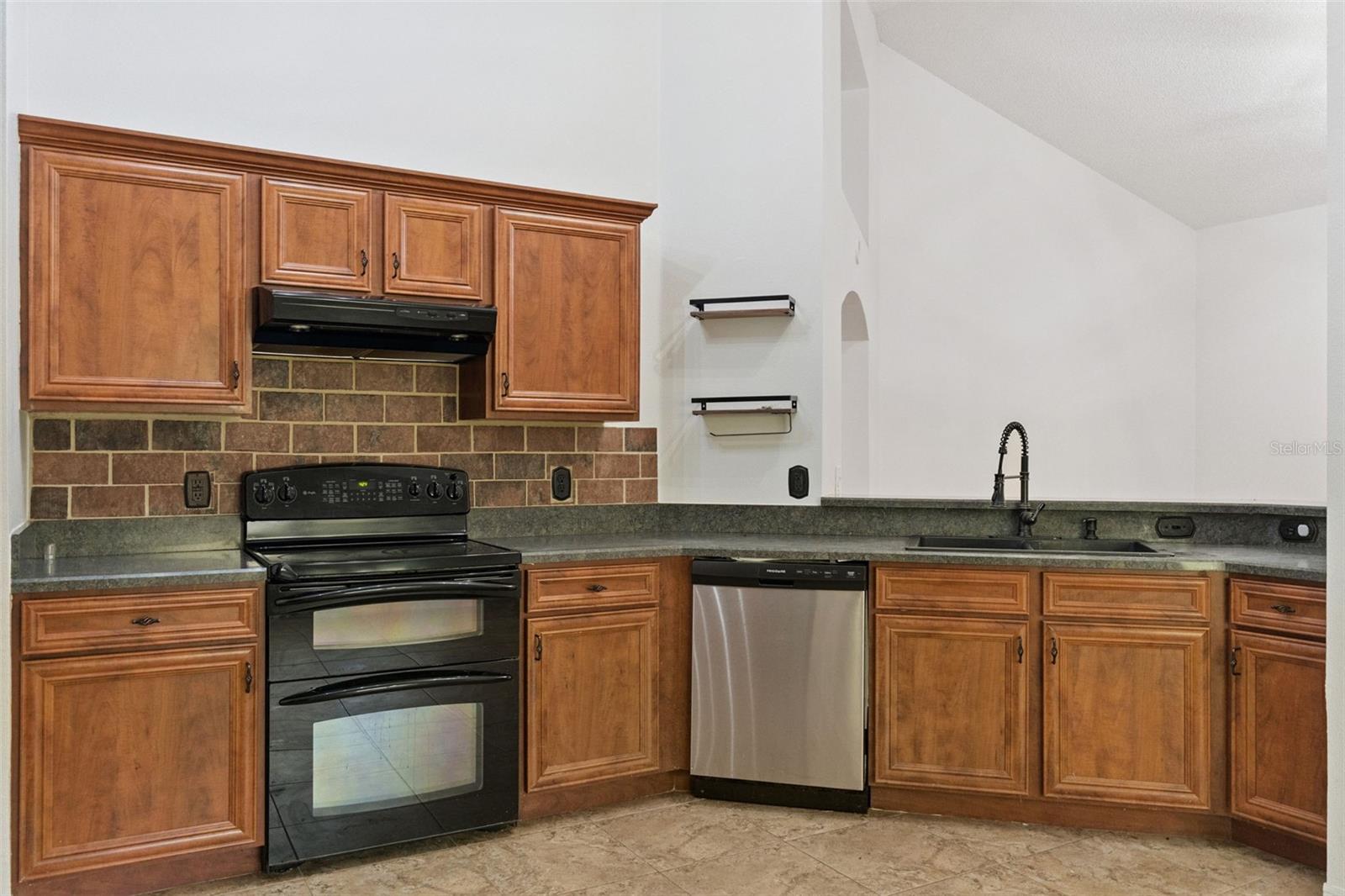 BENT OAKS - Residential