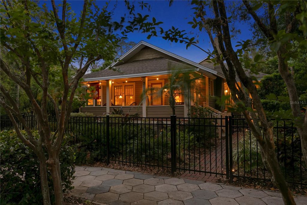 Photo of 316 9th Avenue NE, St Petersburg, FL 33701 (MLS # TB8499921)