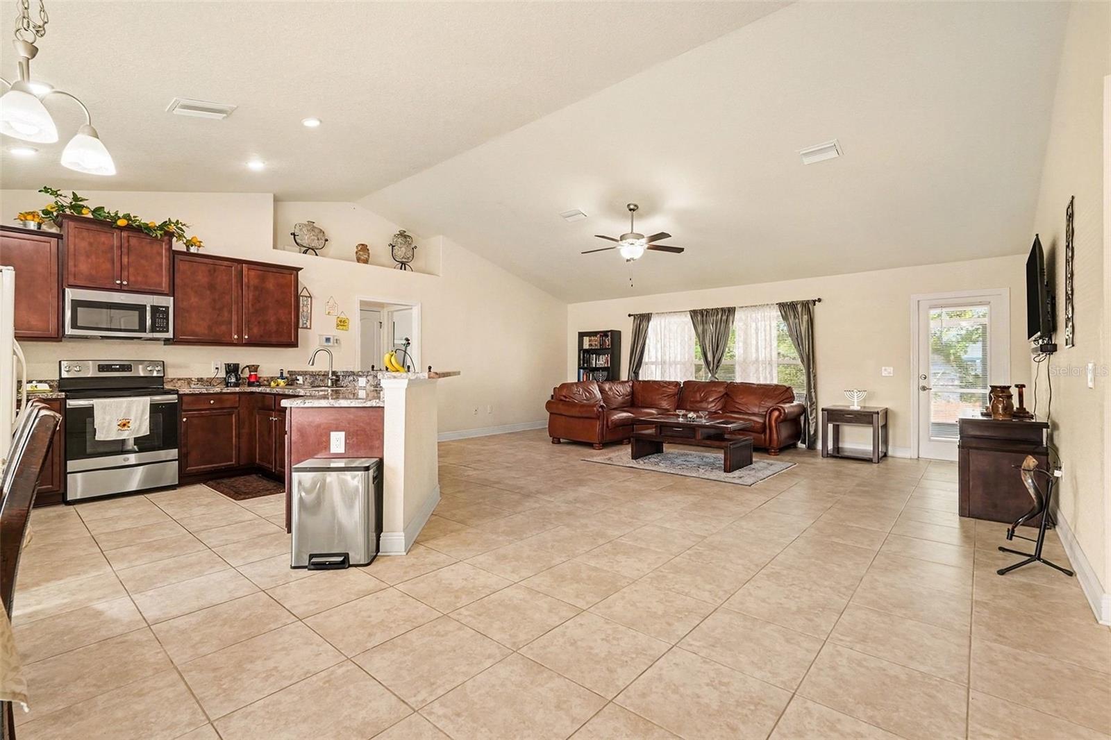 SPRING HILL - Residential