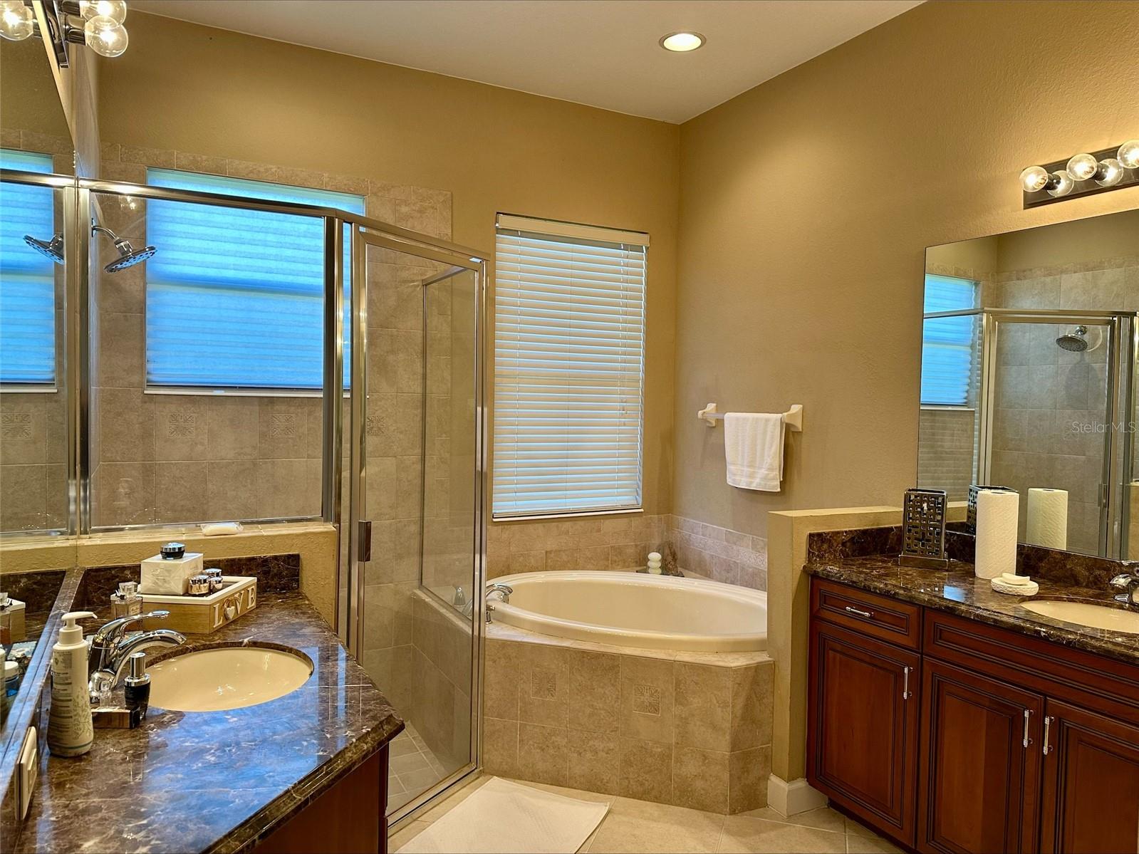 VENETIAN GOLF & RIVER CLUB PH 03I - Residential Lease