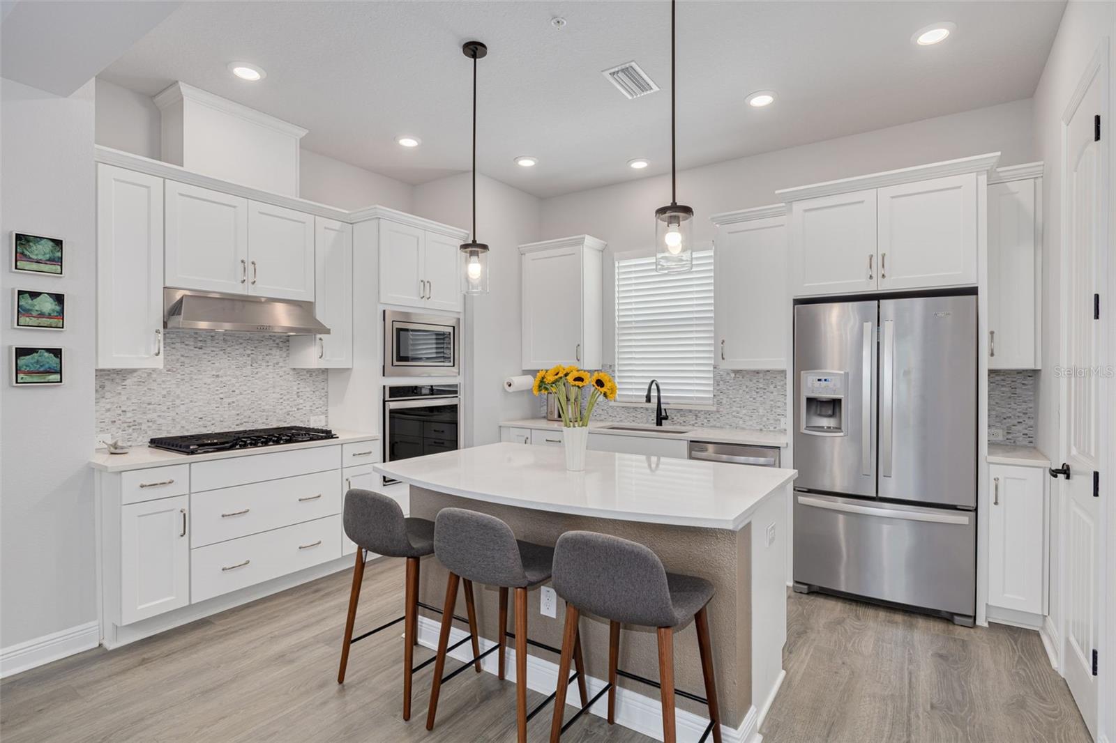 835 BURLINGTON AVENUE N