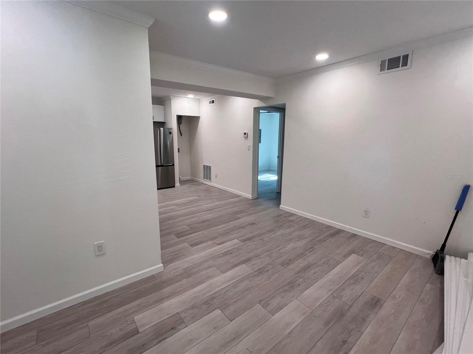 OAKLAND SUB 2 - Residential Lease