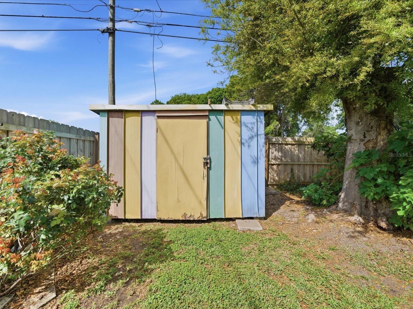 SEMINOLE GARDENS - Residential