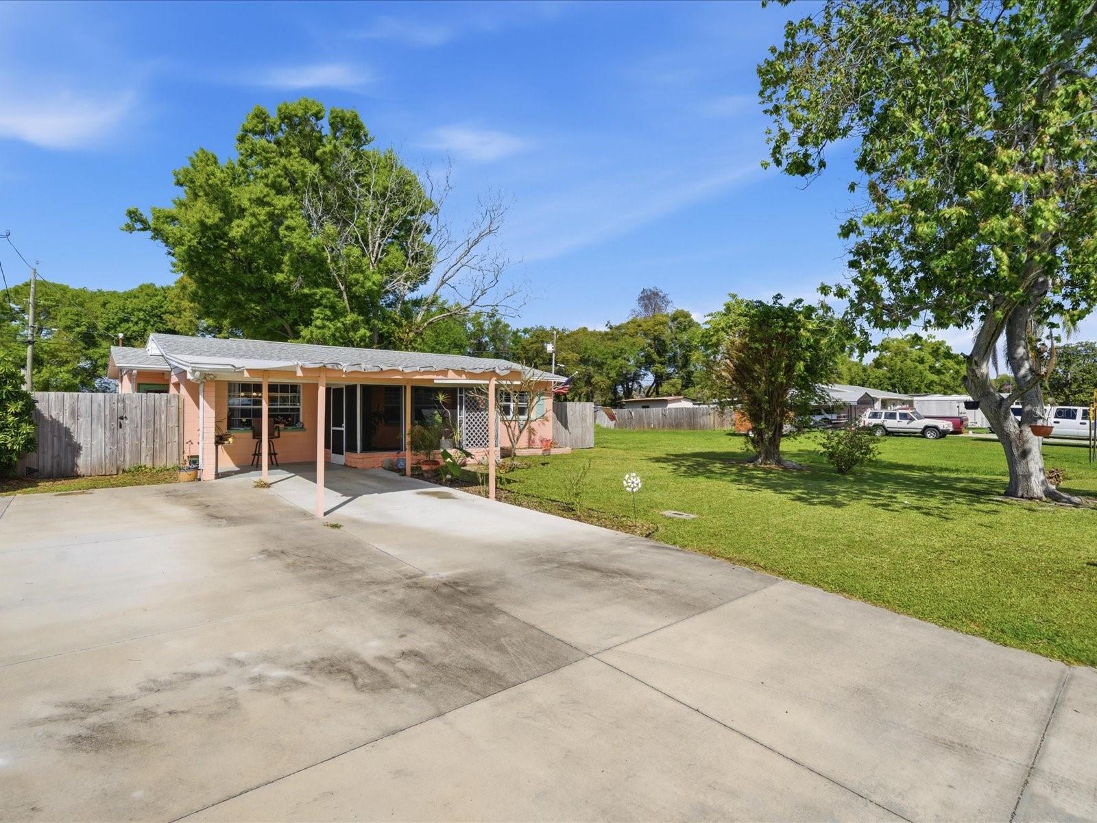 SEMINOLE GARDENS - Residential