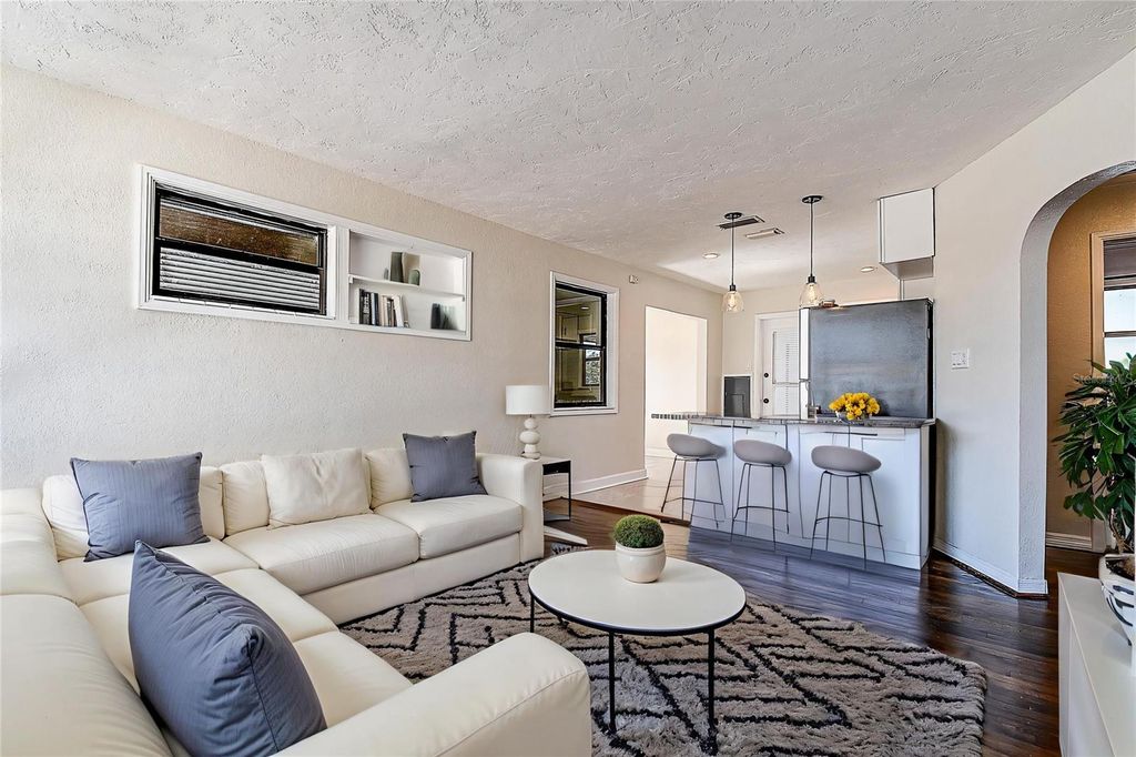 Photo of 3446 39th Street N, St Petersburg, FL 33713 (MLS # TB8471465)