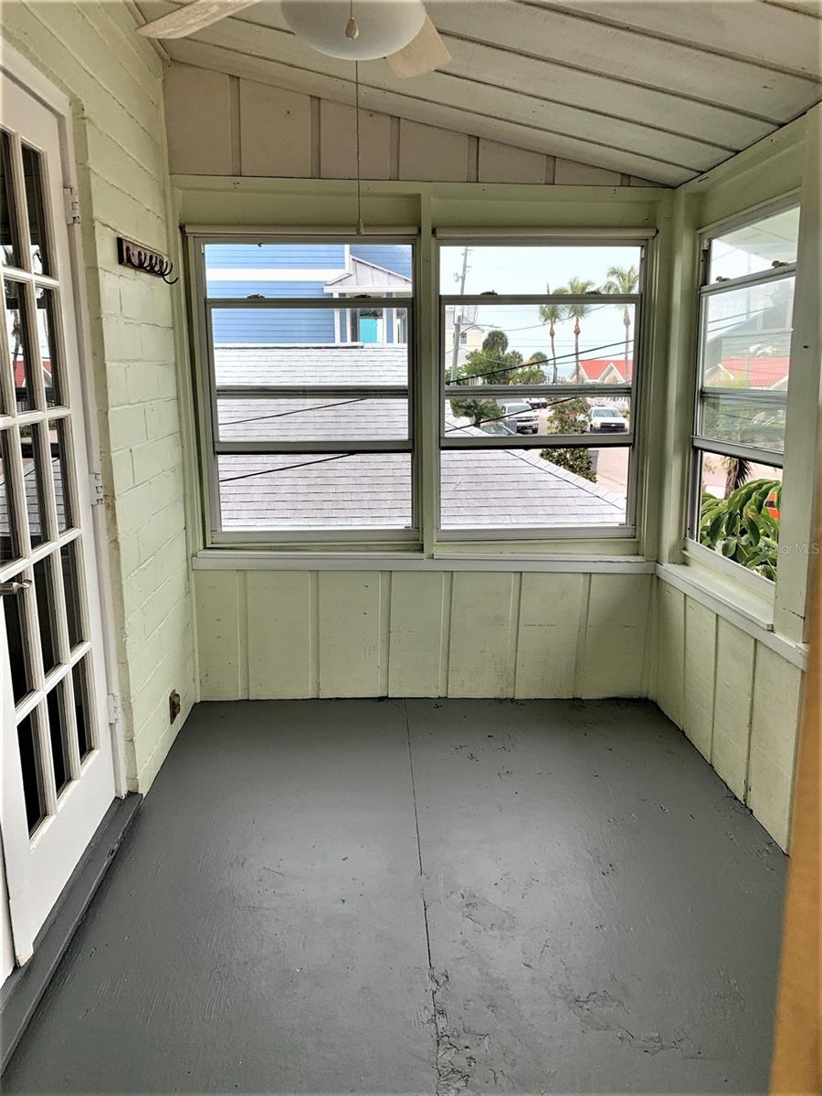 SUNSET BEACH - Residential Lease