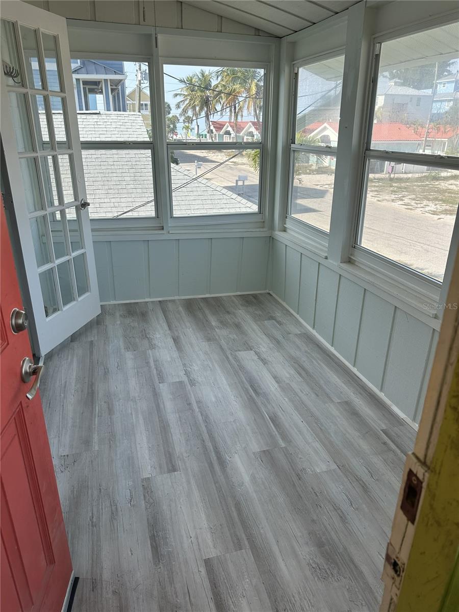 SUNSET BEACH - Residential Lease