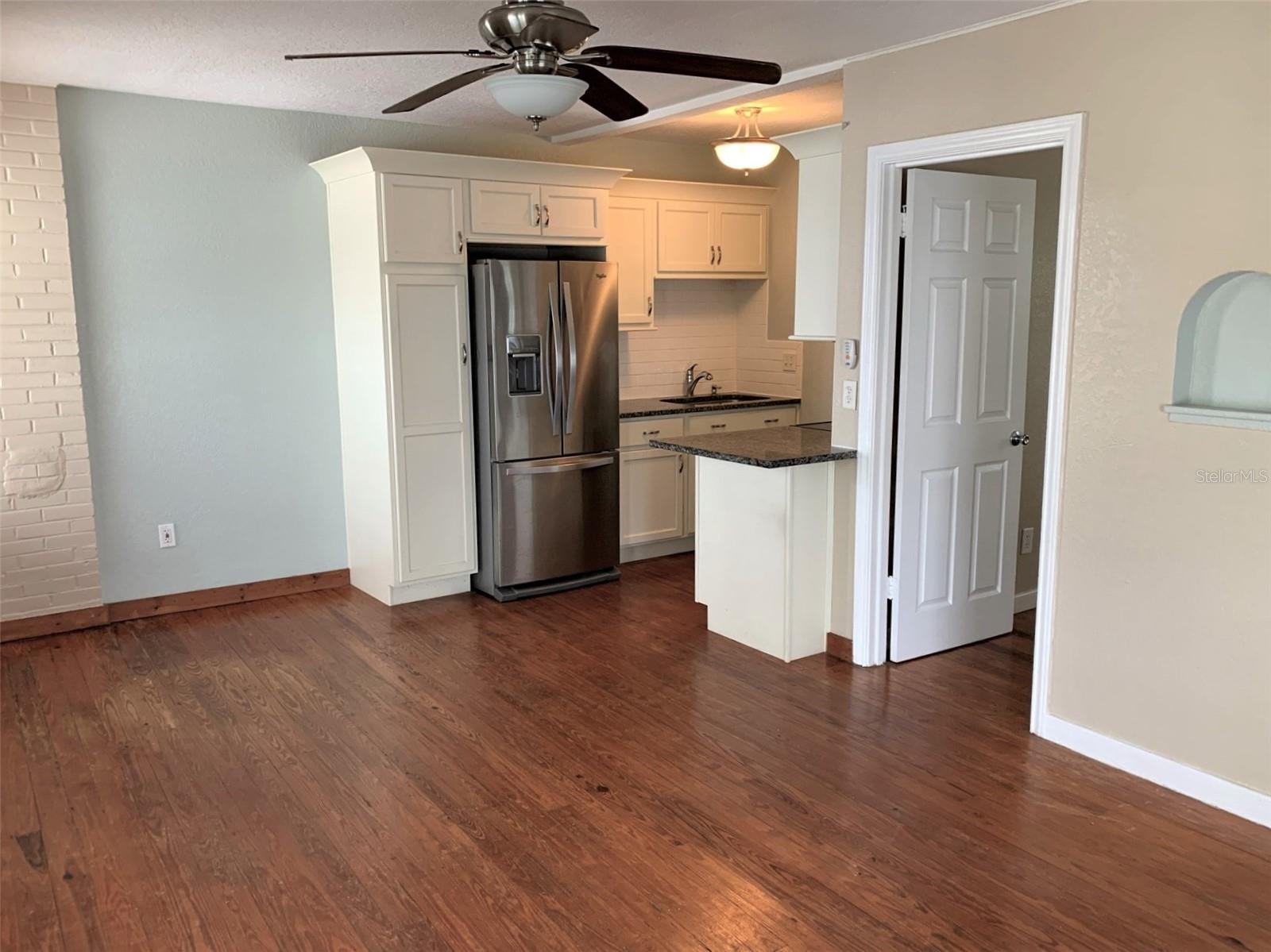 SUNSET BEACH - Residential Lease