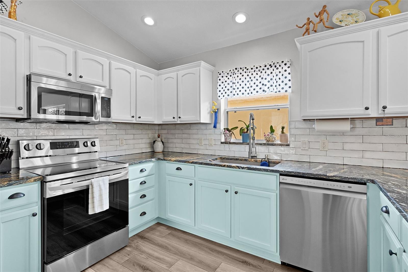 1522 ALEXANDRIA PLACE