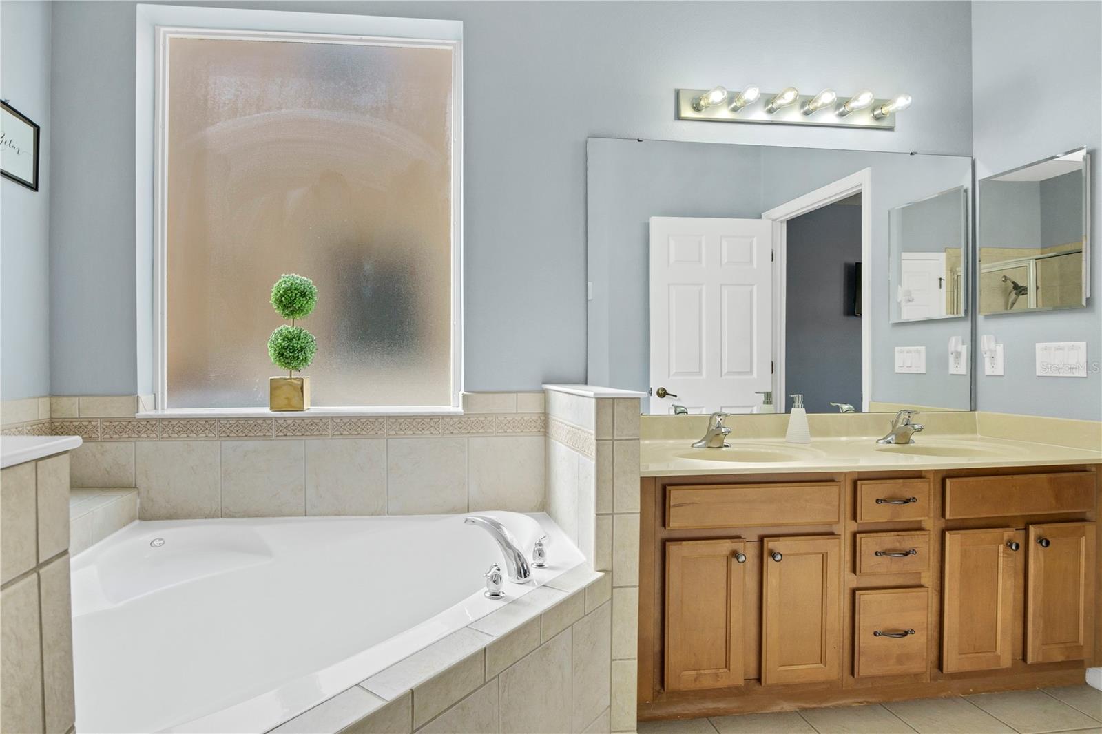 WATERSONG PH 01 - Residential