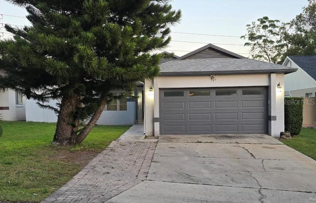 Photo of 927 Grand Cayman Court, Orlando, FL 32835 (MLS # O6378308)