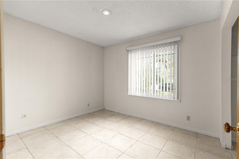 Tiny photo for 2341 NE 39th Street, Ocala, FL 34479 (MLS # OM725152)