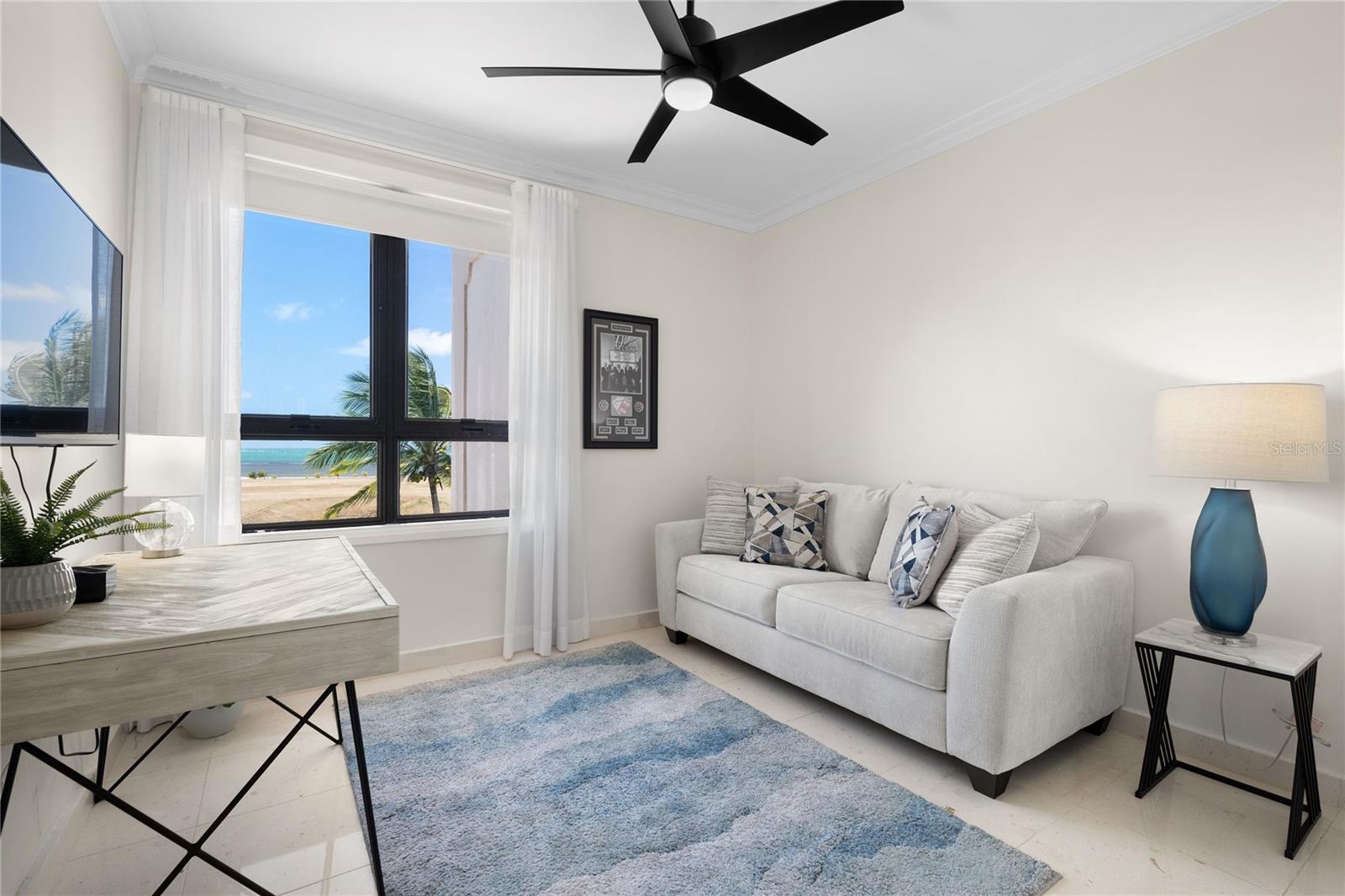 COUNTRY CLUB RESIDENCES - Residential