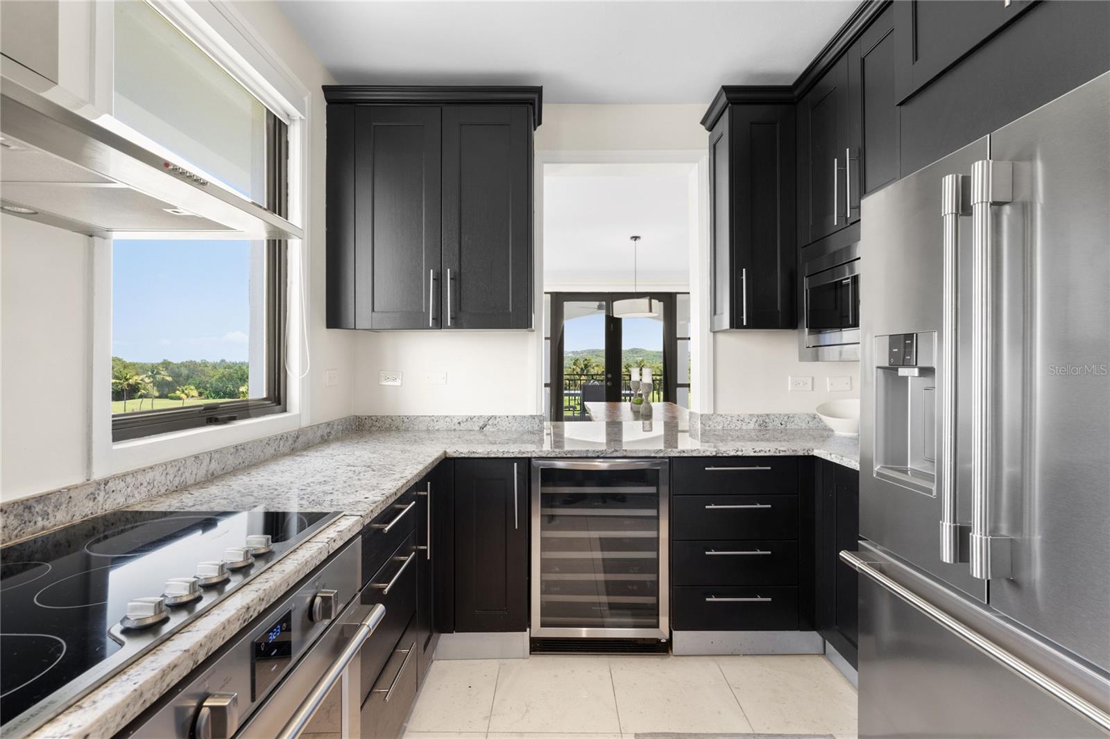 COUNTRY CLUB RESIDENCES - Residential