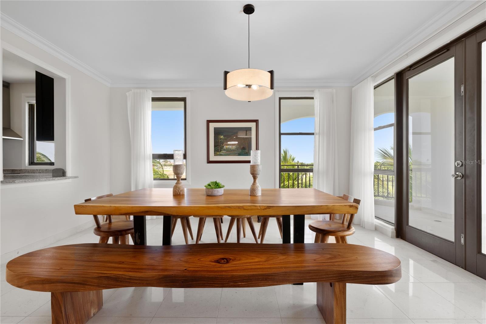 COUNTRY CLUB RESIDENCES - Residential