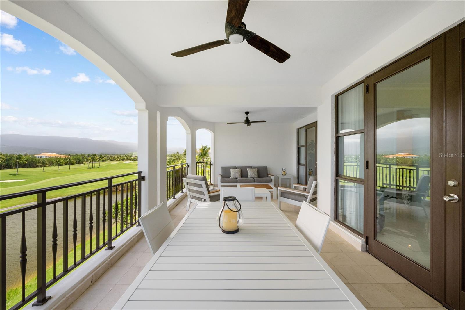 COUNTRY CLUB RESIDENCES - Residential