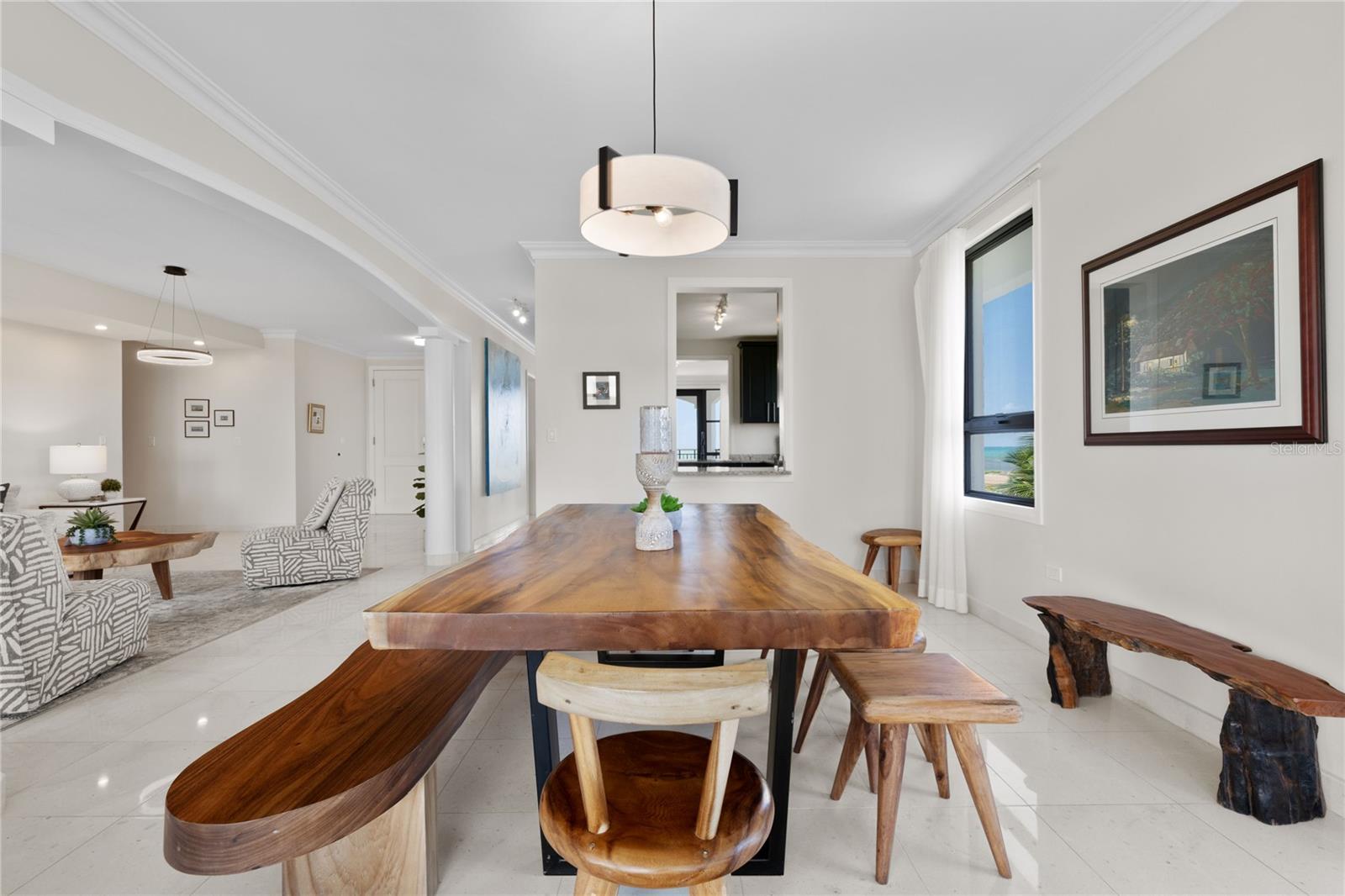 COUNTRY CLUB RESIDENCES - Residential