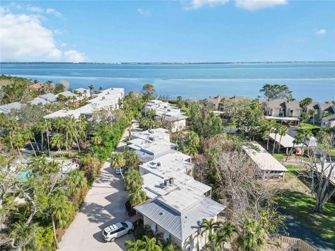 A home in LONGBOAT KEY