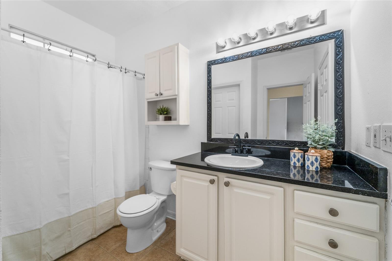 HARBOUR PLACE CITY HOMES A CON - Residential