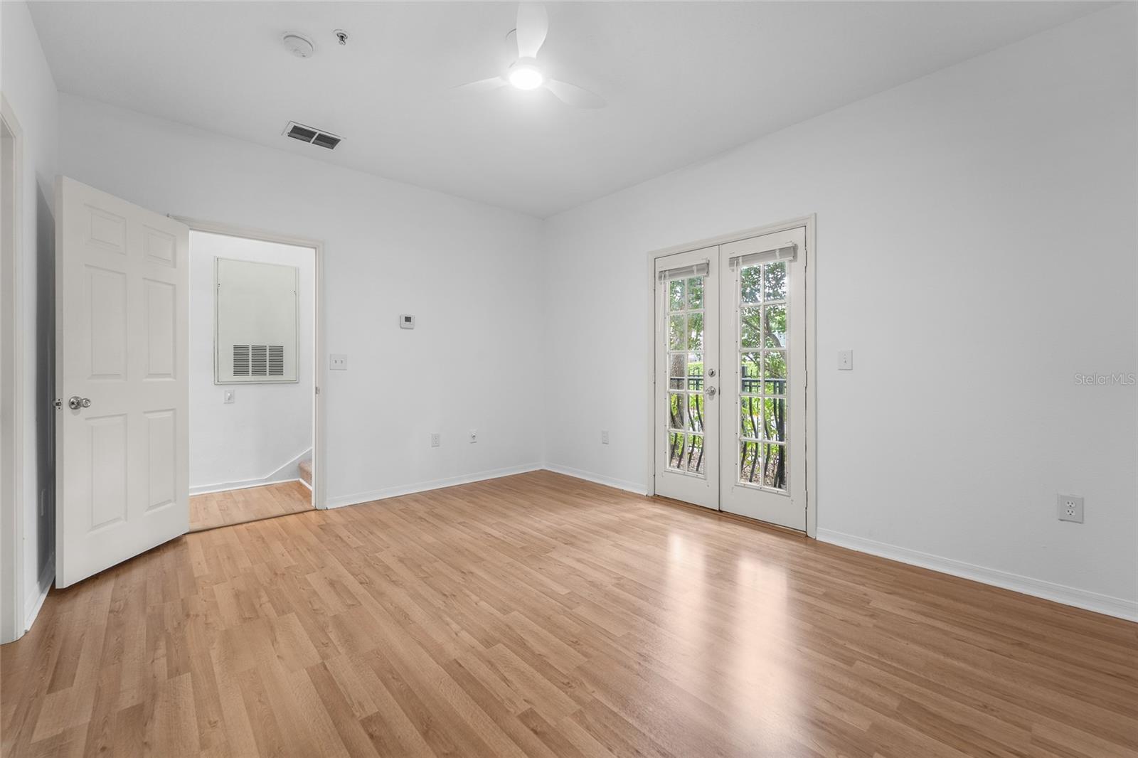 HARBOUR PLACE CITY HOMES A CON - Residential