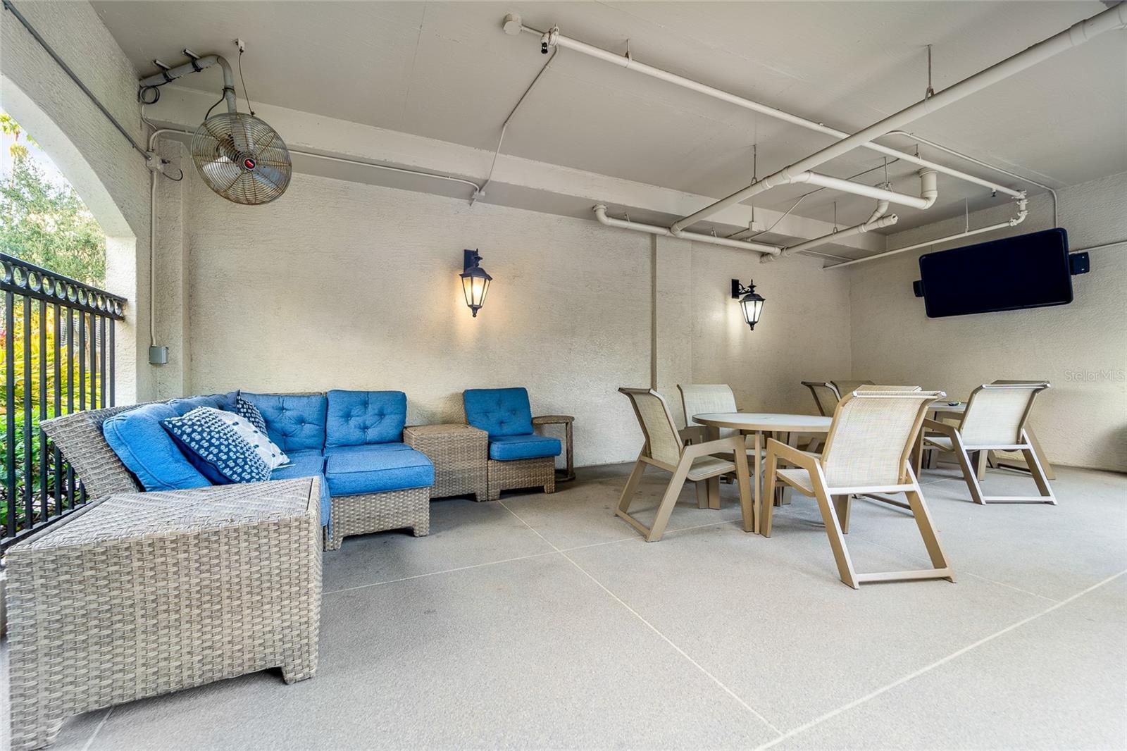 HARBOUR PLACE CITY HOMES A CON - Residential