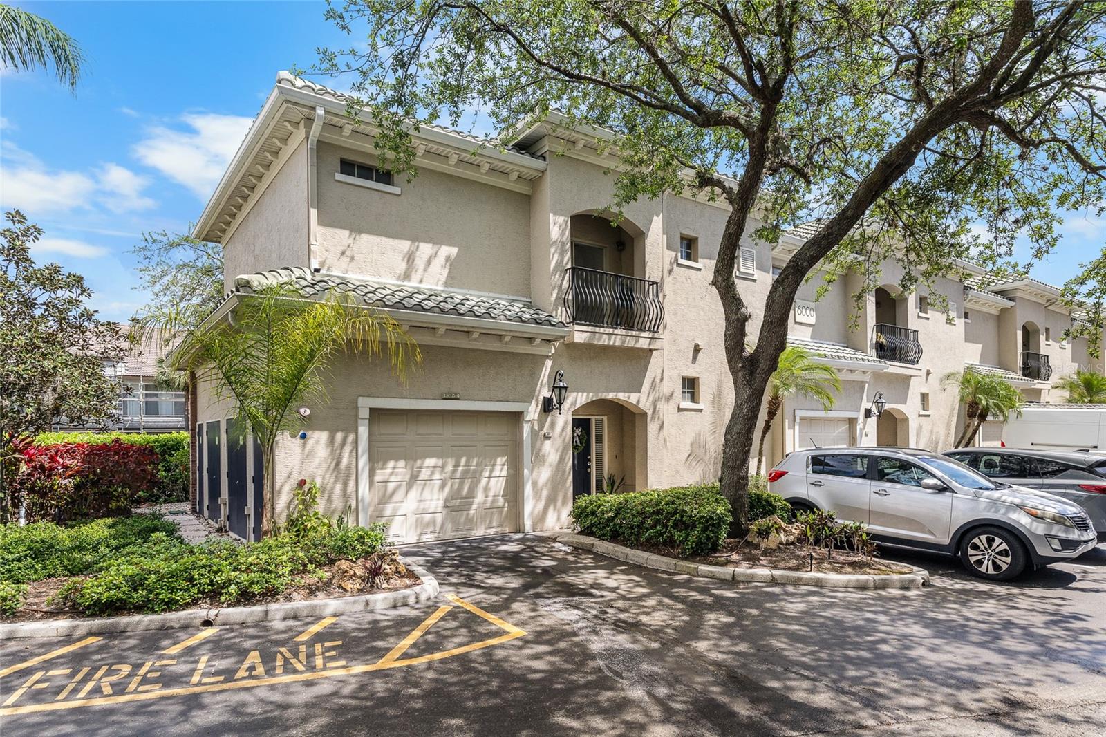 HARBOUR PLACE CITY HOMES A CON - Residential