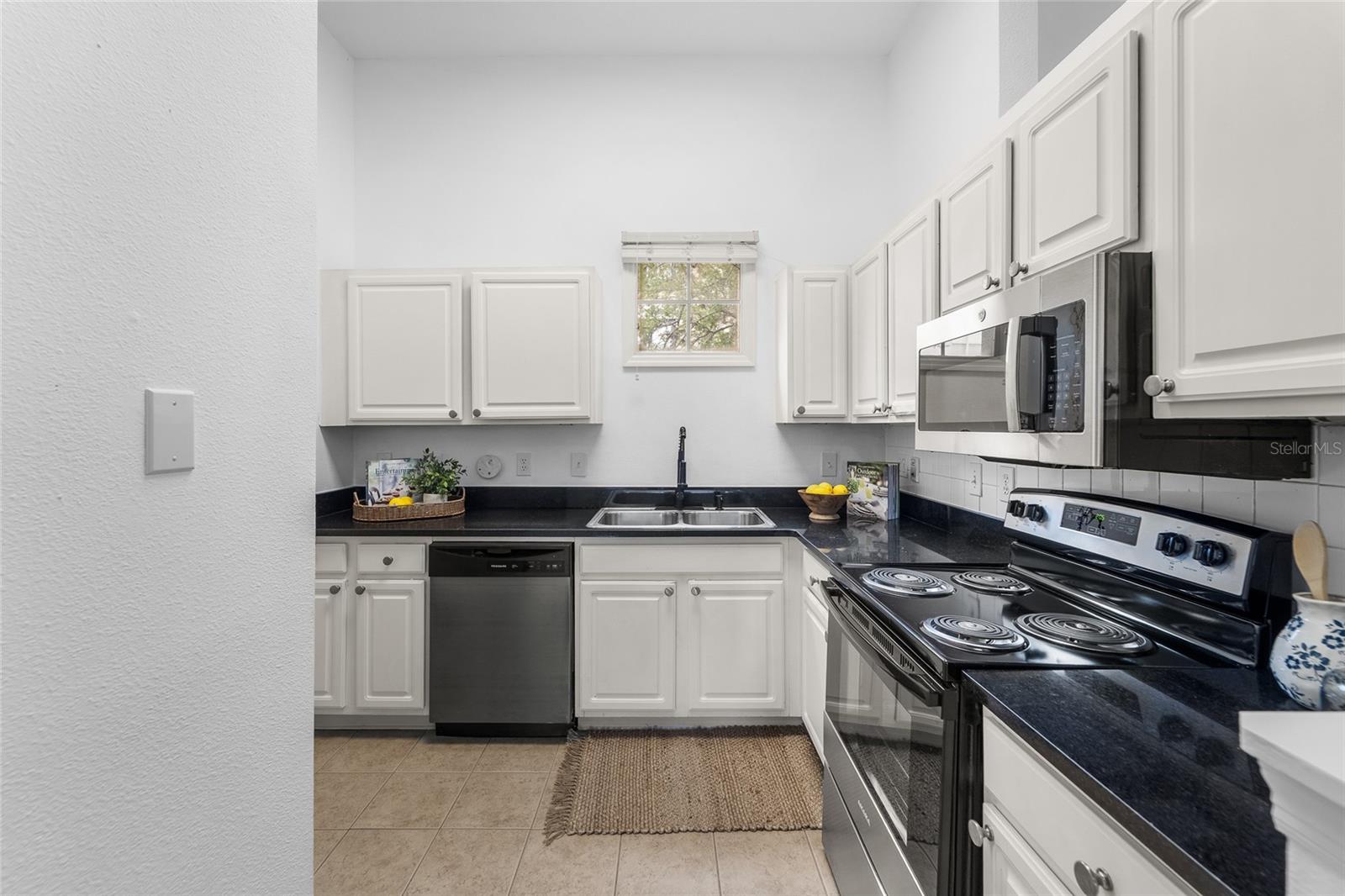 HARBOUR PLACE CITY HOMES A CON - Residential